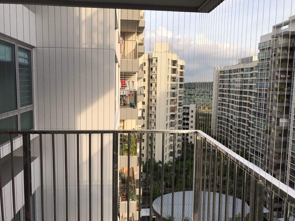 The current image has no alternative text. The file name is: InvisibleBalconyNets-4.jpeg